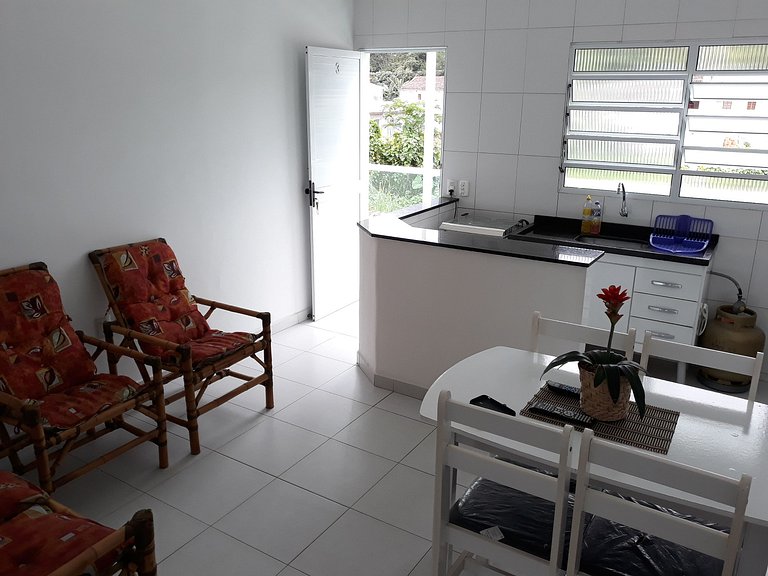 APARTAMENTO DE 2 QUARTOS EM MARESIAS COM PISCINA